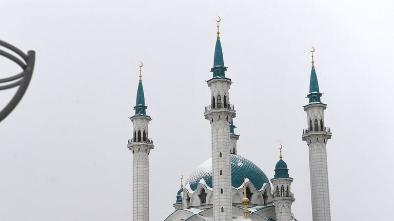 المصري مدنس القرآن يدلي باعترافاته أمام الأمن الروسي ويكشف سبب فعلته (فيديو)