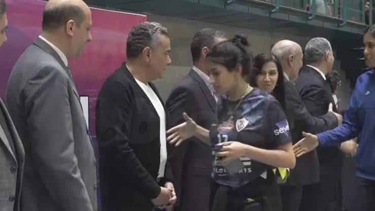 غضب كبير من تصرف المسئول الأهلاوي مع لاعبة الزمالك