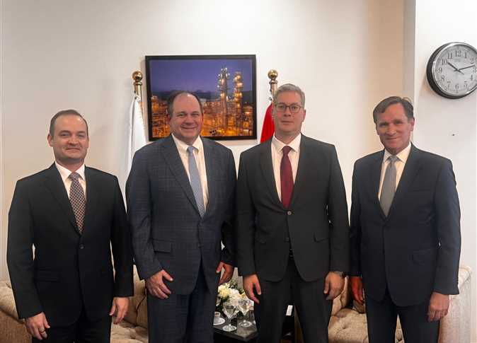 وزير البترول يبحث زيادة الإنتاج من مناطق امتياز شركة «أباتشي» في الصحراء الغربية